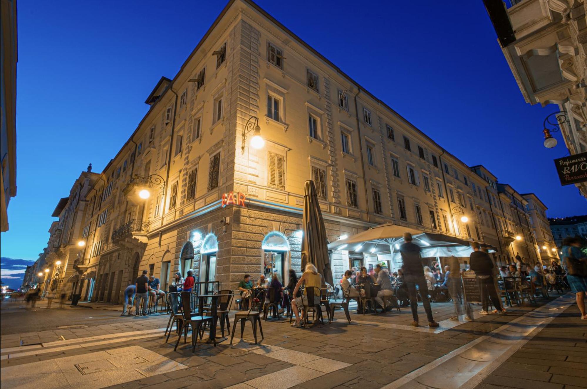 Piazza Unita D'Italia - Free Wifi Apartment Trieste Exterior photo